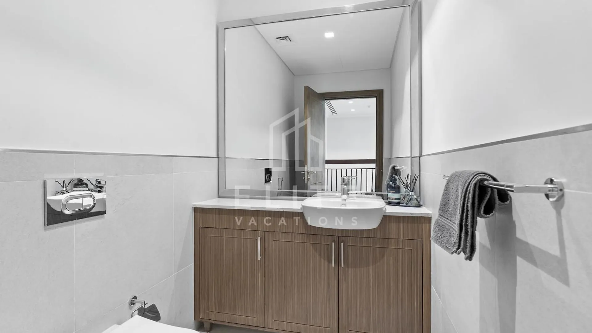 Luxury 4Br Villa Next To J1 Beach With Burj Views Dubai United Arab Emirates